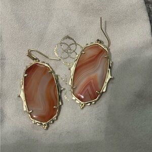 Kendra Scott Elegant gold and orange agate Earrings